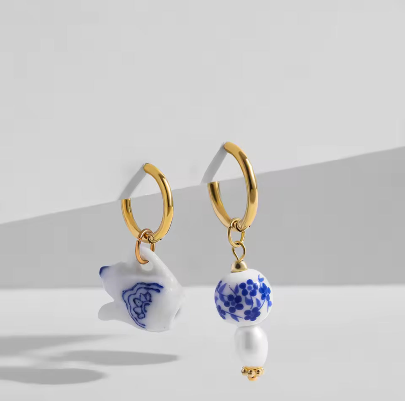 Blue China Teapot Huggie