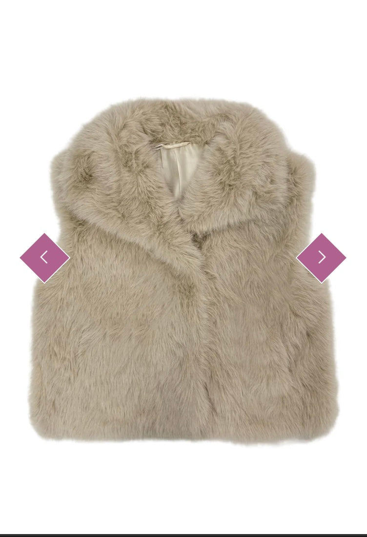 Oversized Lapel Faux Fur Gilet Aurina Pop UP Ltd