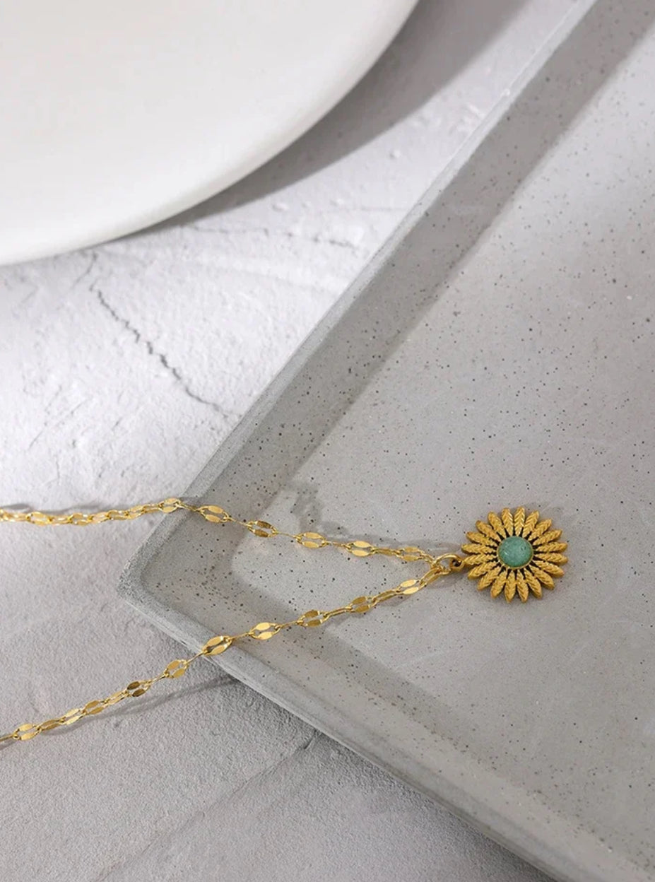 Fennella Flower Pendent