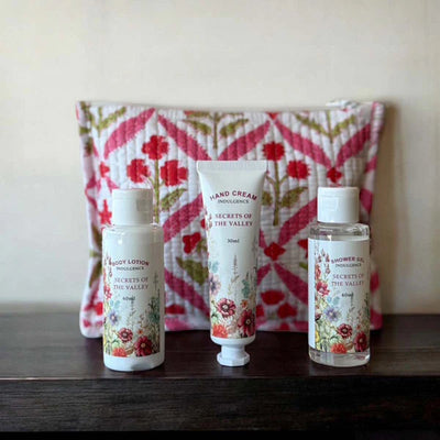 Pink Weekend Bag Set Aurina Pop UP Ltd