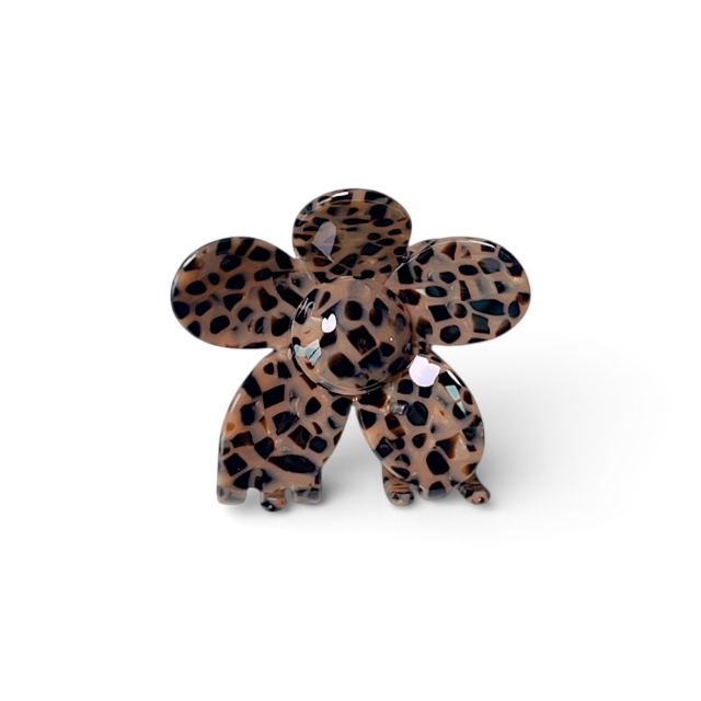 Large daisy claw clip in giraffe print