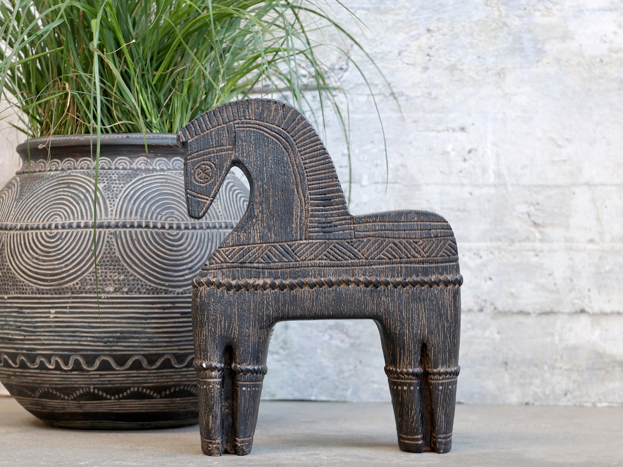 Large Antique Style Horse with Markings - Aurina Ltd