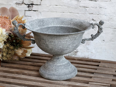 Plain Footed Urn - Aurina Ltd