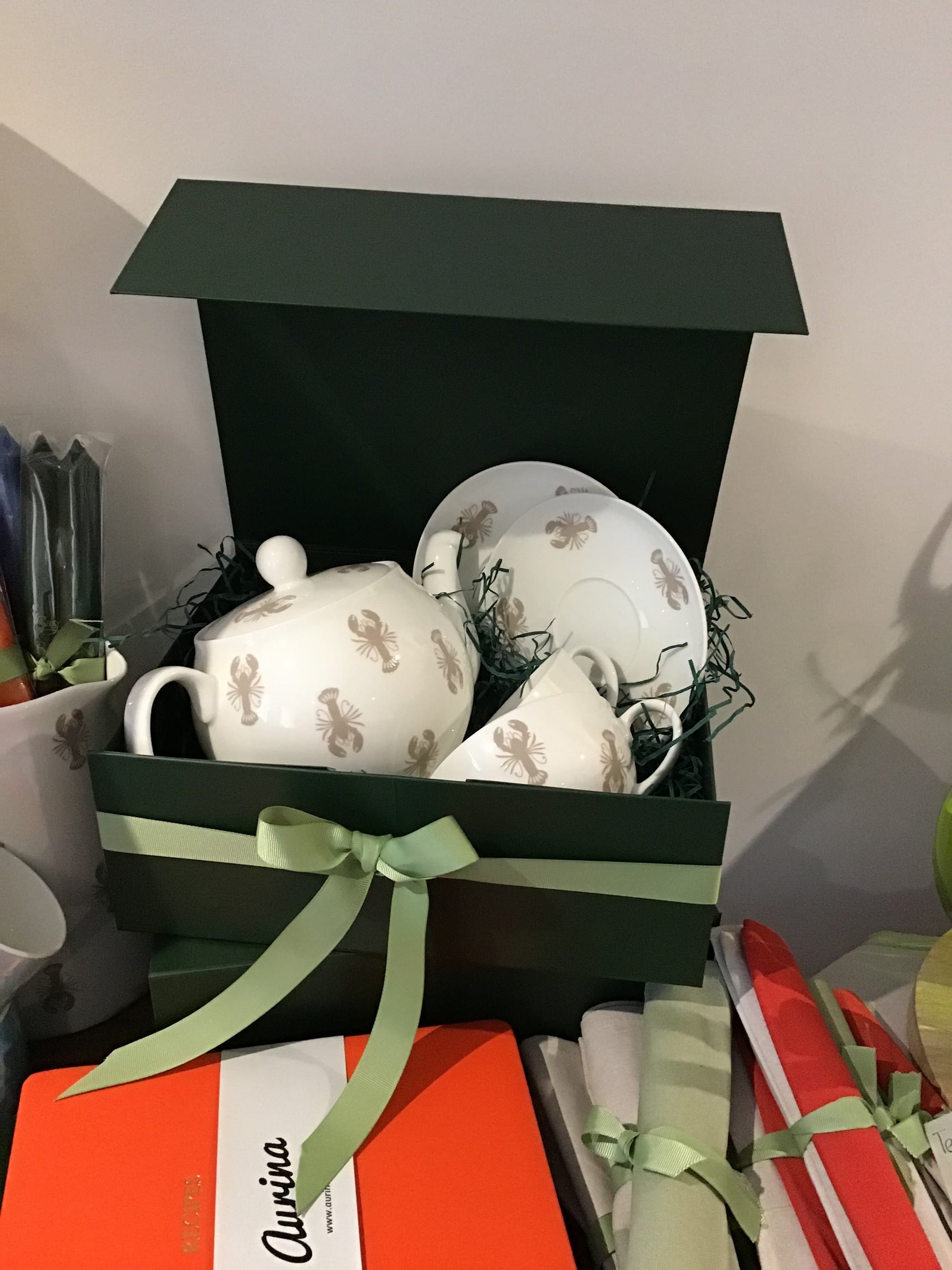 Gift Wrapping - Aurina Ltd