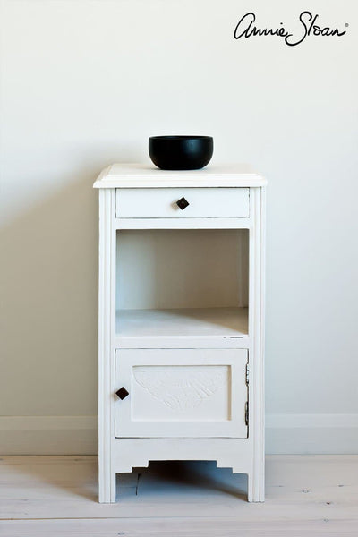 Annie Sloan Chalk Paint®Decorative Paint Pure - Aurina Ltd